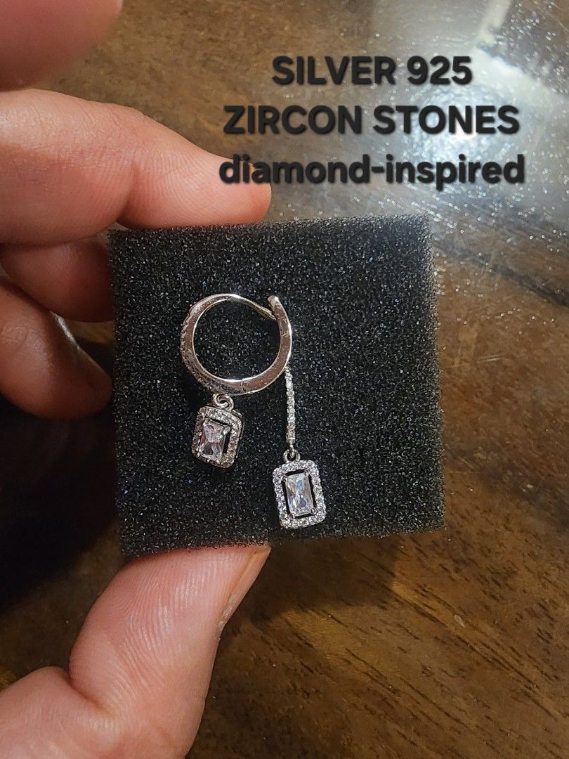 925 SILVER DANGLE EARRINGS (Category: Earrings) located in Manila. Submitted by chrinathalie (Listing ID 1464555562, Image 2). Description: diamond inspired design real silver zircon stones.