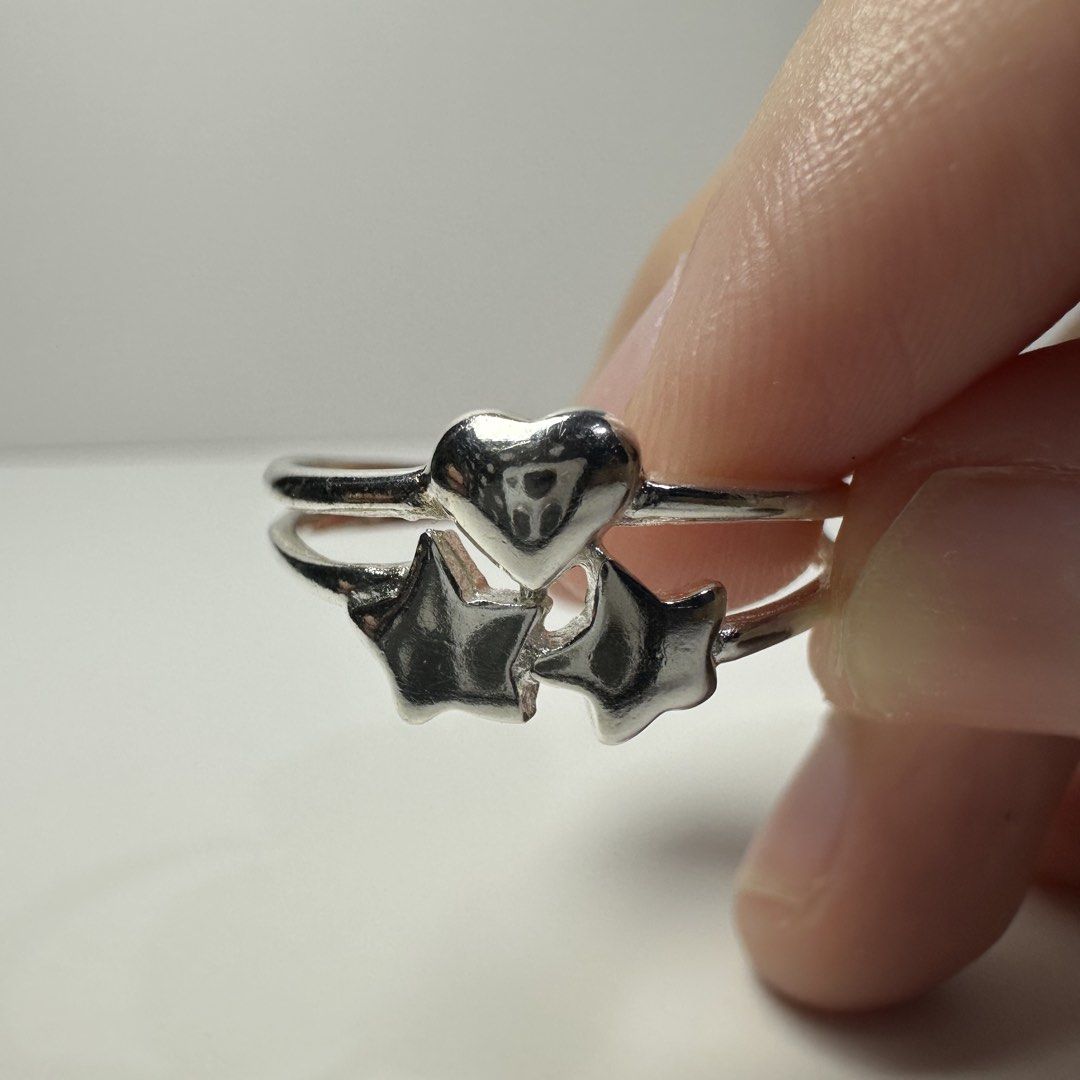 925 silver heart and stars ring 2g (Category: Rings) located in Pakil. Submitted by primrosehearts (Listing ID 1464522366, Image 2). Description: authentic 925 italy silver with stamping hypoallergenic size: 8.5 grams: 2g.