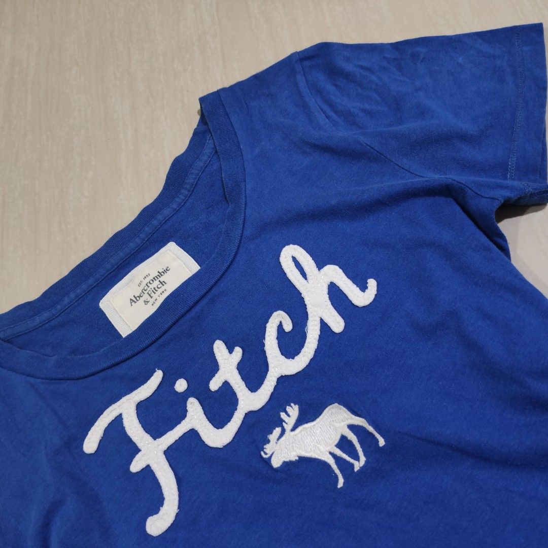 Abercrombie & Fitch (Category: Shirts) located in Cavite. Submitted by fairolita_01 (Listing ID 1464423012, Image 2). Description: 700 shipped‼️.