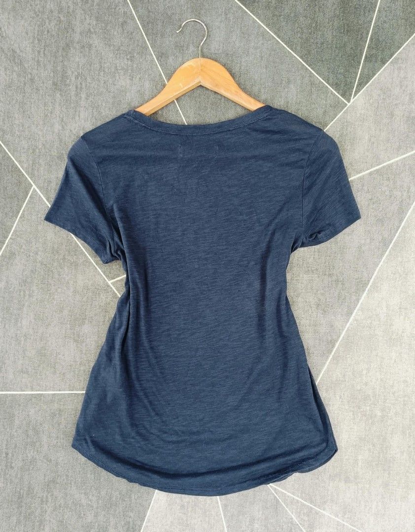 Abercrombie & Fitch (Category: Activewear) located in Cebu City. Submitted by lhesly.girlytops.25 (Listing ID 1464470041, Image 2). Description: Abercrombie & Fitch Good as New Small on Tag Width 16.5 Length 25 650 Plus ship Only.