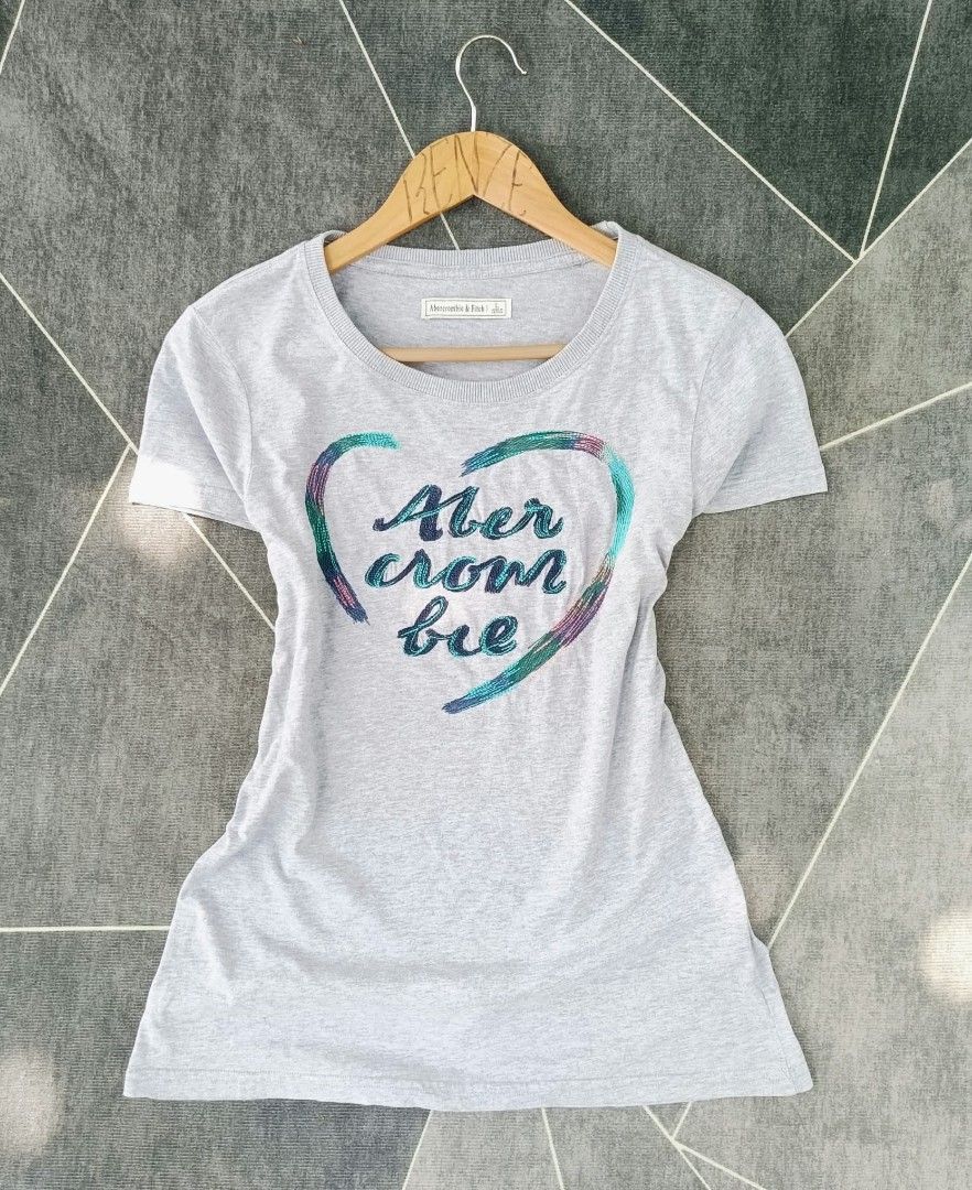 Abercrombie & Fitch (Category: Activewear) located in Cebu City. Submitted by lhesly.girlytops.25 (Listing ID 1464470359, Image 1). Description: Abercrombie & Fitch Excellent Condition Large on Tag Width 17 Length 25 650 Plus ship Only.