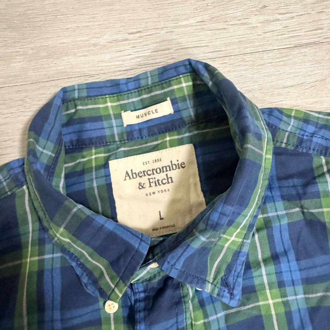Abercrombie & Fitch Checkered Button Down Polo (Category: Formal Shirts) located in Manila. Submitted by destashedmnl (Listing ID 1464522930, Image 2). Description: 💫 FREE SHIPPING WITHIN METRO MANILA 💫 (₱500 & up worth of purchase via J&T) ✨ Size: M-L ✨ Measurement: W- 21.5" L- 28.5" 🩶 Message me for more info/photos. 😊 🩶 MOP: BDO/BPI/GCASH/GOTYME 🩶 MOD: -Lalamove (Same Day Delivery: Metro Manila and nearby provinces) -J&T ; starts at ₱50 