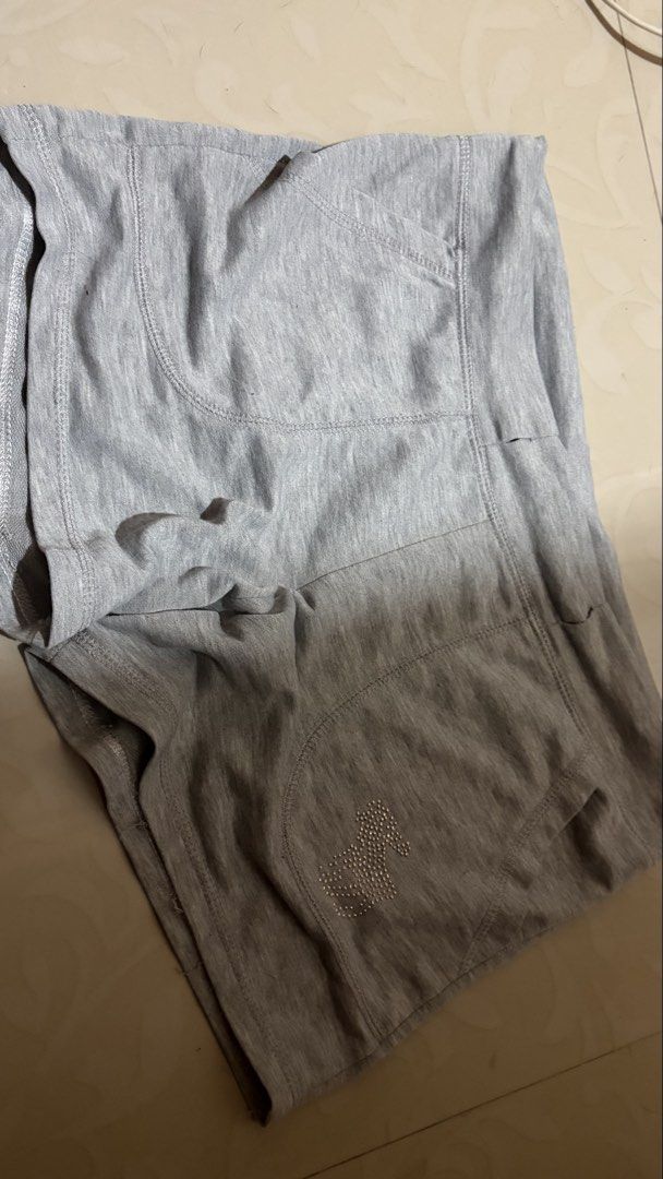 abercrombie sweatshorts with back design (Category: Shorts) located in Baguio. Submitted by iyychen (Listing ID 1464435126, Image 2). Description: width: 28 (stretchable) length:10.