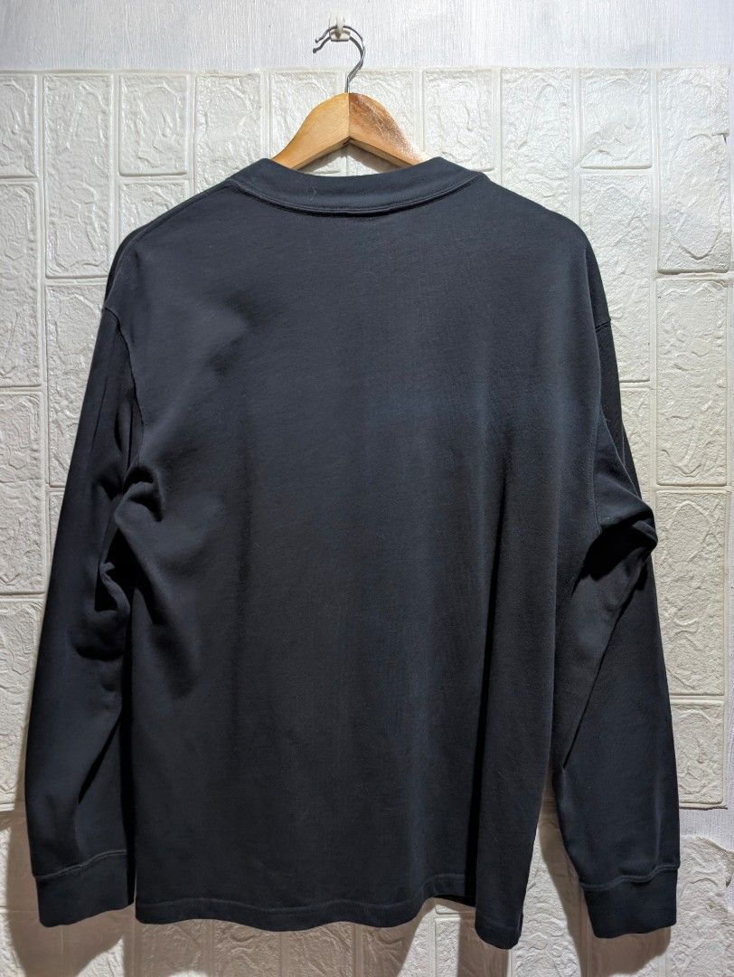 ACG SWEATSHIRT (Category: Coats, Jackets and Outerwear) located in Tacurong. Submitted by natzcorpz848973 (Listing ID 1464448313, Image 2). Description: Large 21.5W x 27.5L 9.5/10 Color rate Issue Check Back part may white fade area not visible naman masyado.