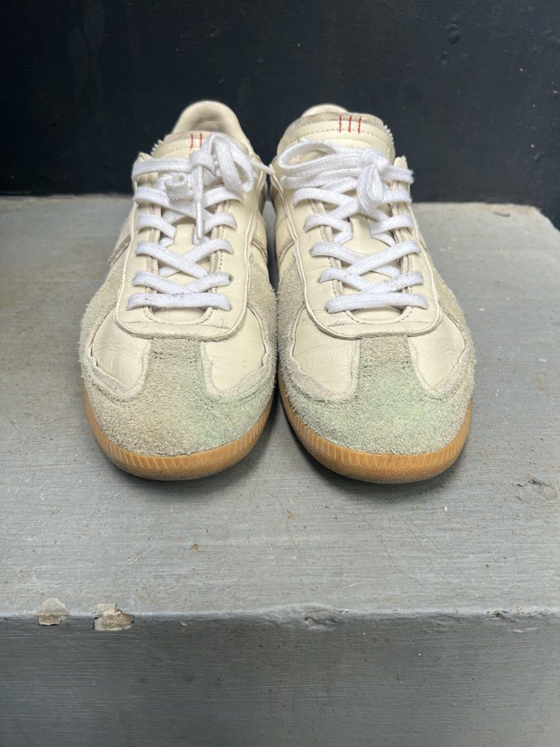 ADIDAS BW ARMY GATS (Category: Sneakers) located in Antipolo. Submitted by vintagedon_ (Listing ID 1464358259, Image 2). Description: US 10.5 Issues: Blue Stain on Suede, Scratches.