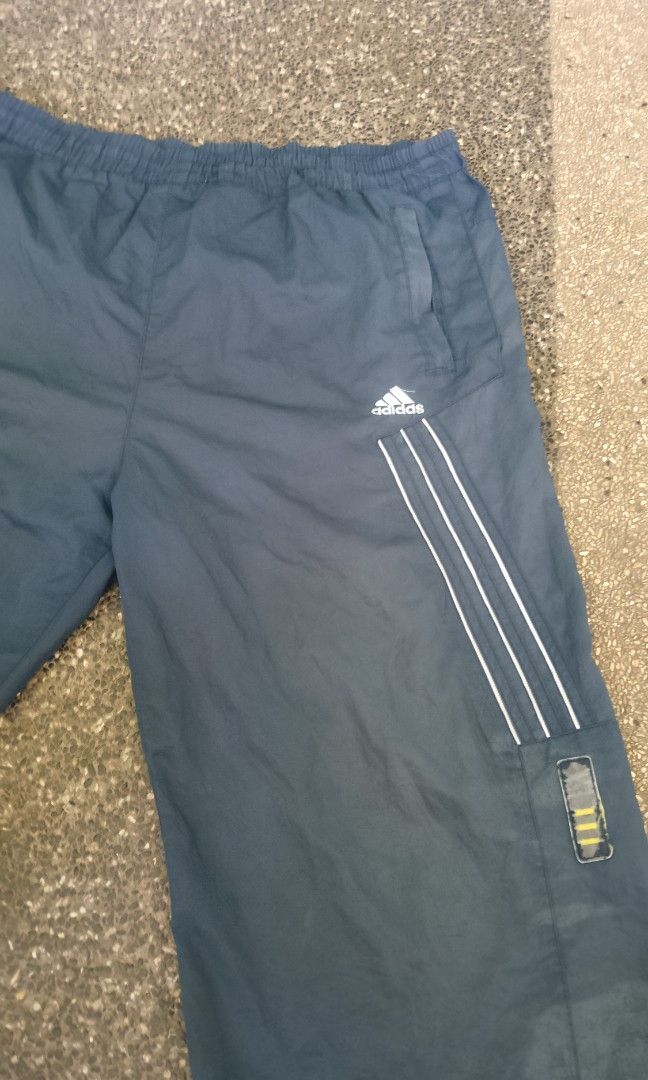adidas long shorts (Category: Shorts) located in Oas. Submitted by yortzzz (Listing ID 1464526362, Image 3). Description: may issue nasa pic pero good condition pa rin kasi sa print lang.