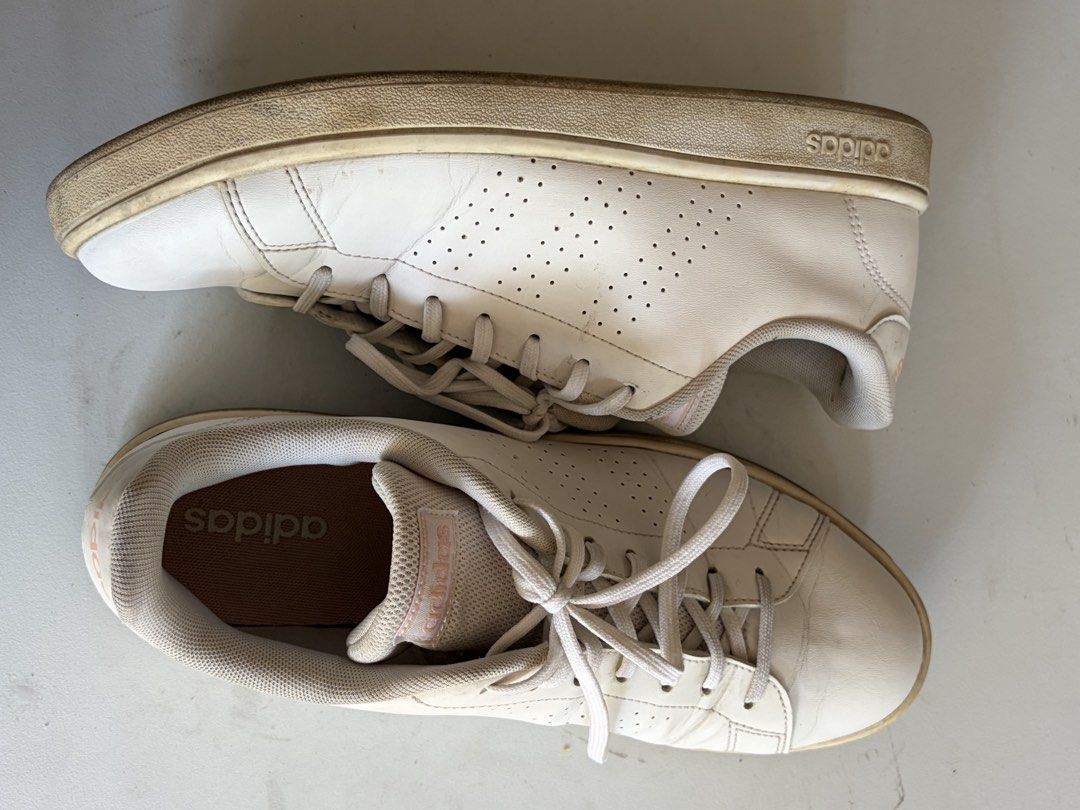 ADIDAS Advantage Base (Category: Sneakers) located in Manila. Submitted by getemallout (Listing ID 1464412409, Image 2). Description: ❤️‍🔥 Pre-loved item ADIDAS Originals Advantage Base White/Baby Pink (See last pic for size and QR code for verification) 🔍 condition: 9.5/10 ❗️only needs cleaning 🚚 shipping fee shouldered by buyer Free SF around Malolos, Bulacan ❗️.