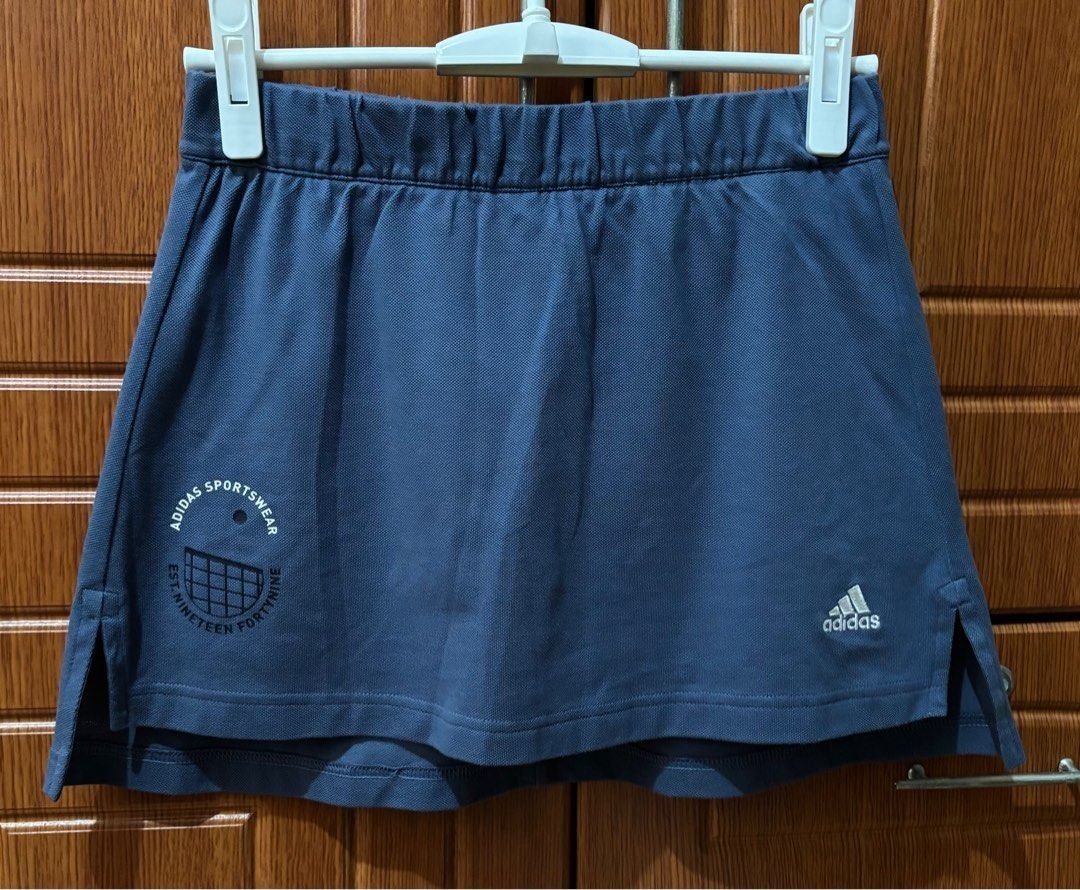 Adidas Resort Graphic Skort Medium (Category: Skirts) located in Quezon City. Submitted by beckyshop2024 (Listing ID 1464567256, Image 1). Description: - Brand new with tag - Color: Preloved Ink - Waist: 28-31"; Length: 12.75-14.25".