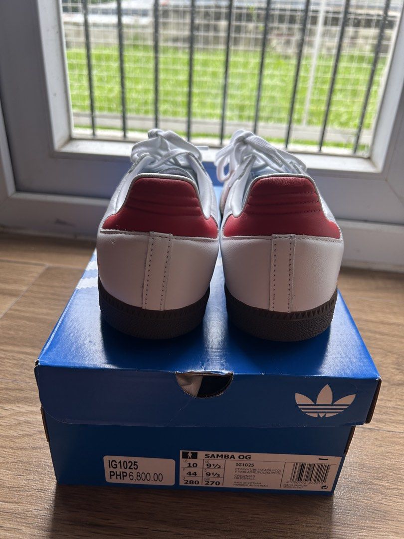 Adidas Samba OG x Coca-Cola US10 (Category: Casual Shoes) located in Paranaque City. Submitted by streyger (Listing ID 1464384946, Image 3). Description: Adidas Samba OG x Coca-Cola US10 (fits 10.5 well) 6,300Php Price negotiable Brand new Extra pair With box.