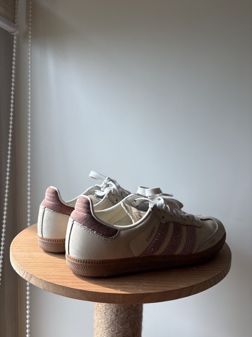 Adidas Samba Wmns (Category: Sneakers) located in Rizal. Submitted by everyday_grails (Listing ID 1464420327, Image 2). Description: - Cream and pink Adidas Samba OG - lightly used only - bought in sydney, australia - size 6 wmns dm for more info.