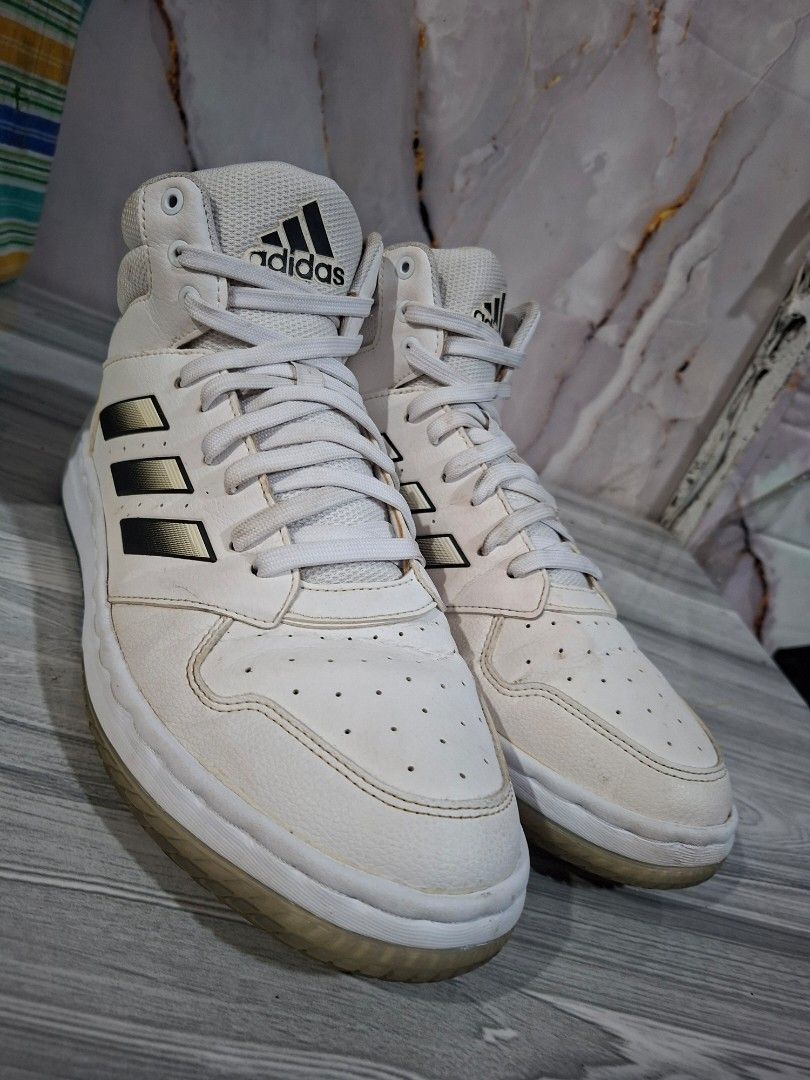 ADIDAS SNEAKER SIZE 10.5 MEN (Category: Sneakers) located in General Mariano Alvarez. Submitted by adonid (Listing ID 1464569345, Image 2). Description: GOOD CONDITION ADIDAS SNEAKER NORMAL SIGN OF USAGE ONLY.