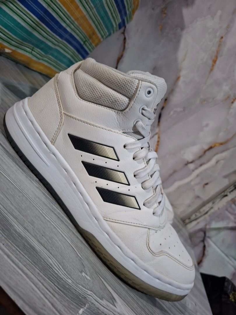 ADIDAS SNEAKER SIZE 10.5 MEN (Category: Sneakers) located in General Mariano Alvarez. Submitted by adonid (Listing ID 1464569345, Image 1). Description: GOOD CONDITION ADIDAS SNEAKER NORMAL SIGN OF USAGE ONLY.