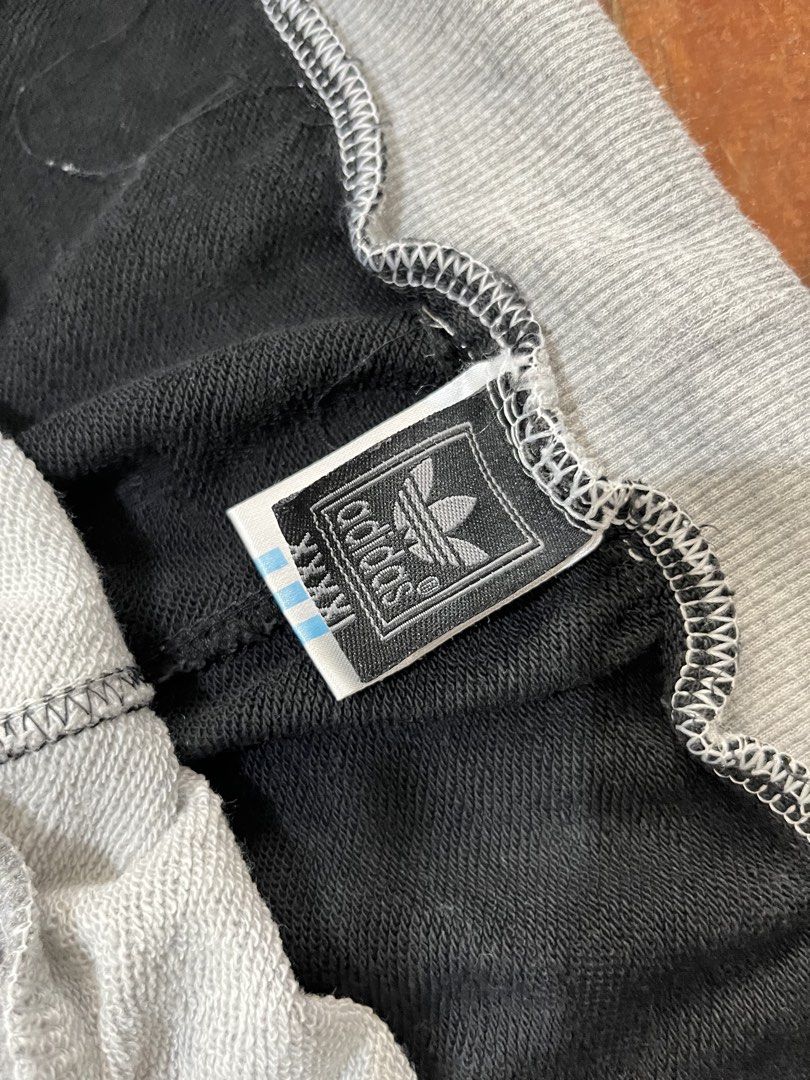 Adidas Sweat Pants (Category: Jeans) located in Manila. Submitted by oloip.thrift (Listing ID 1464396817, Image 3). Description: Dimes: 31/42 (adjustable waist) Color rate: 10/10 Excellent condition No issue .