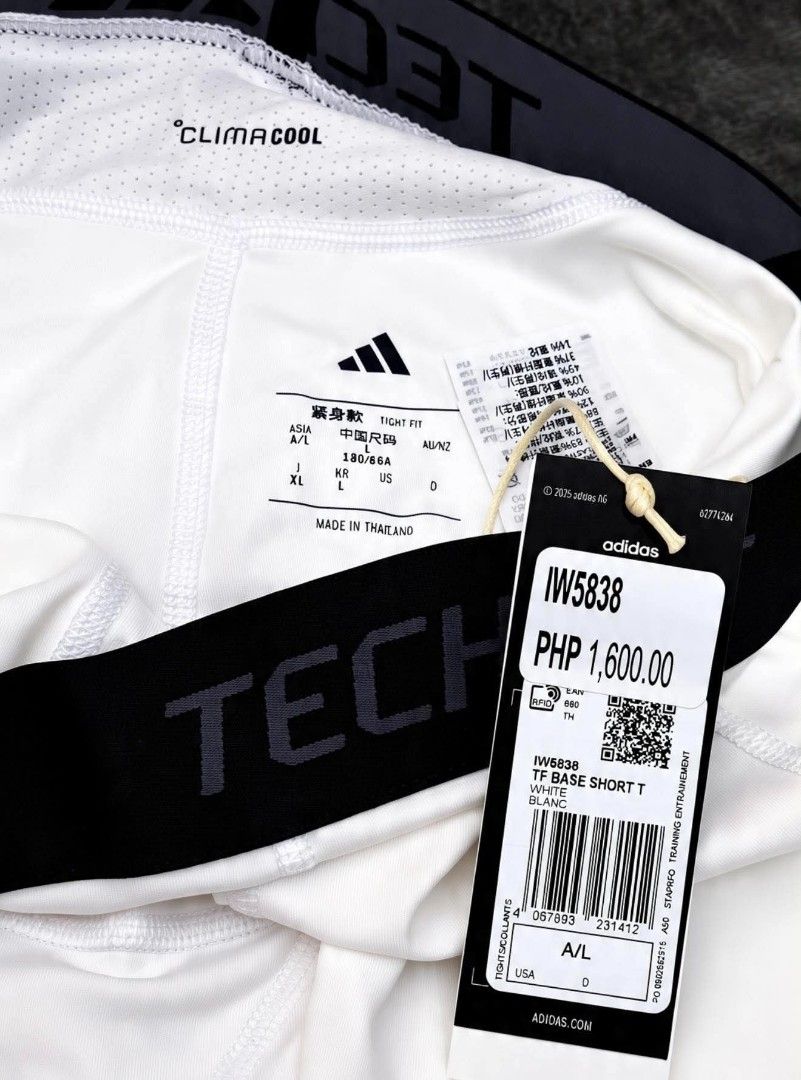 Adidas Techfit Base Short Tights White IW5838 (Category: Activewear) located in Manila. Submitted by collection2024 (Listing ID 1464568304, Image 2). Description: - White Adidas Techfit base short tights - Size: A/L - Selling it for only 1,150 pesos - Features Climacool technology for breathability - Ideal for training or sports - Original tag attached (Retail Price: PHP 1,600.00) - Comes in original recycled LDPE bag 📍Location: San Mateo Rizal 