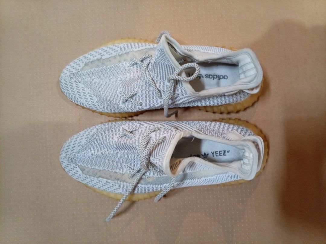 Adidas Yeezy Boost 350 V2 Light (Category: Sneakers) located in Tuguegarao City. Submitted by nibordelac60216 (Listing ID 1464375926, Image 1). Description: Size 8.5 Excellent condition No issue No box Ukay source .
