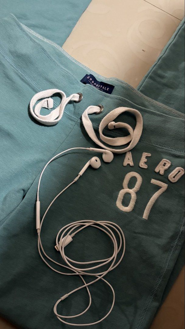 aero 2000s low rise sweatpants (Category: Other Bottoms) located in Baguio. Submitted by iyychen (Listing ID 1464418686, Image 1). Description: 2000s vintage low rise sweatpants -aeropostle cyan low rise sweats -no issue -no sign of usage good as new - no loose stitches - length: 38 width: 28 (can be adjusted by the string).