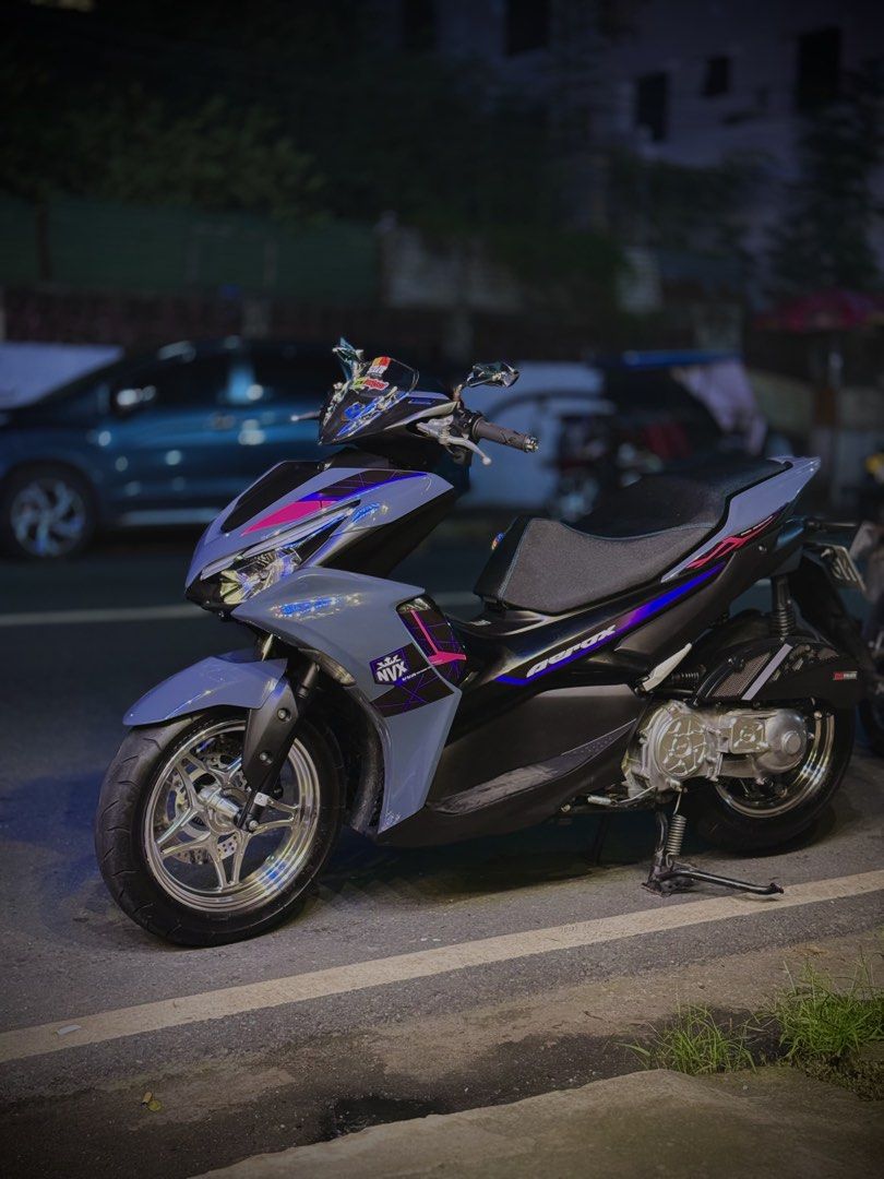 aerox 155 V2 2025 (Category: Motorbikes for Sale) located in Manila. Submitted by seryat (Listing ID 1464555244, Image 1). Description: Aerox 155 V2 2025 Odo 3900 fresh pa hndi masyado nagagamit , bomx mugs JVT Pipe V3 Racing-set Gray color Unli-scan 2nd owner pero pwdi nyo ipa pangalan sa inyo Kayo na mag lakad auto pass sa barat/Buy&sell Use Aerox v2 2025 check all You want , Location San juan city west crame.