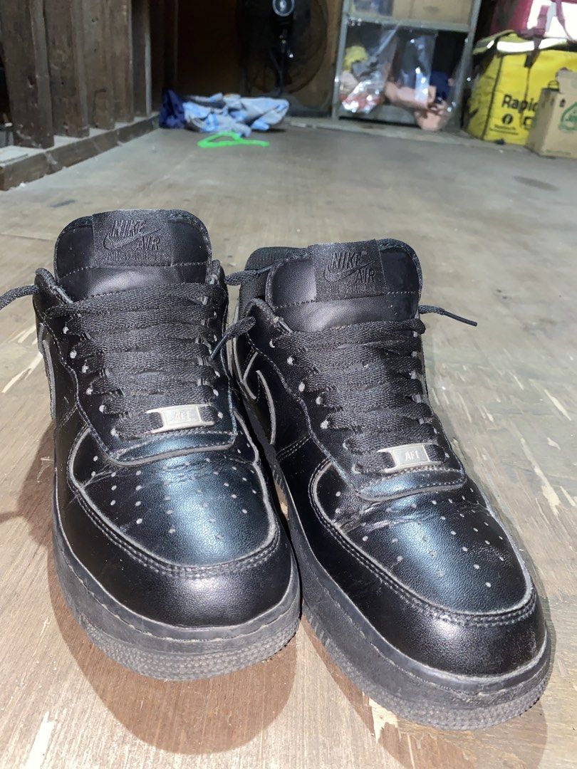 Af1 Triple Black Oem (Category: Sneakers) located in Manila. Submitted by nathaniel_jhay (Listing ID 1464393519, Image 2). Description: dalawang beses lang nasuot af1 na oem lang po.