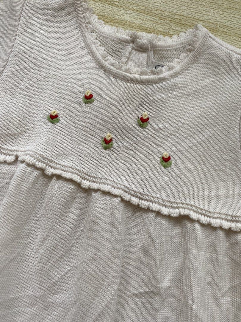 agabang classic knit dress (Category: Babies & Kids Fashion) located in Cebu City. Submitted by yjainani (Listing ID 1464375234, Image 2). Description: 2T.