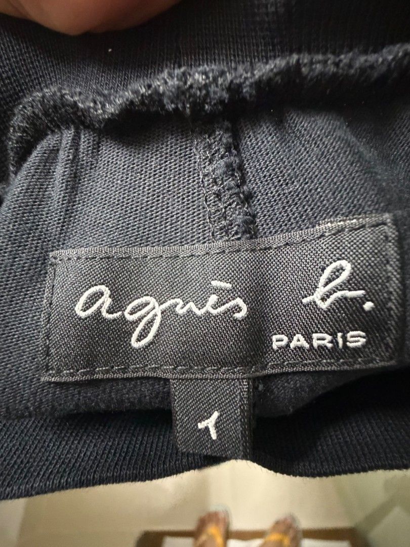 Agnes b. Paris (Category: Activewear) located in Manila. Submitted by olxph_966057981 (Listing ID 1464357773, Image 2). Description: - Brand: Agnes b. Paris - Color: Black - Style: Wide leg pants - Features: Comfortable and stylish - Fits medium to large.