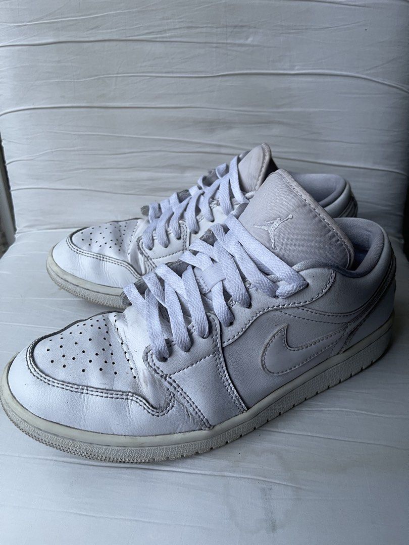Air Jordan 1 Low Triple White 7M (Category: Sneakers) located in Paranaque City. Submitted by smconsul (Listing ID 1464455188, Image 1). Description: 8.5W/7M - authentic White Air Jordan 1 Lows - Classic low-top design - Still a durable pair for everyday wear - Sold as is, needs cleaning Loc: las Pinas Shipping: J&T, lalamove, grab.