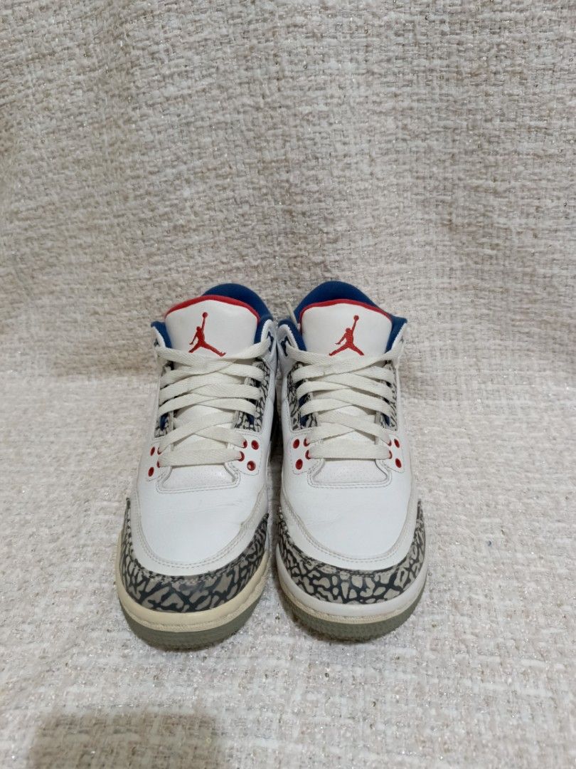 Air Jordan 3 Retro White Cement Blue Red (Category: Sneakers) located in Dagupan City. Submitted by luckylion_06c3bd (Listing ID 1464480508, Image 3). Description: US: 6Y UK: 5.5 EUR: 38.5 24 CM.