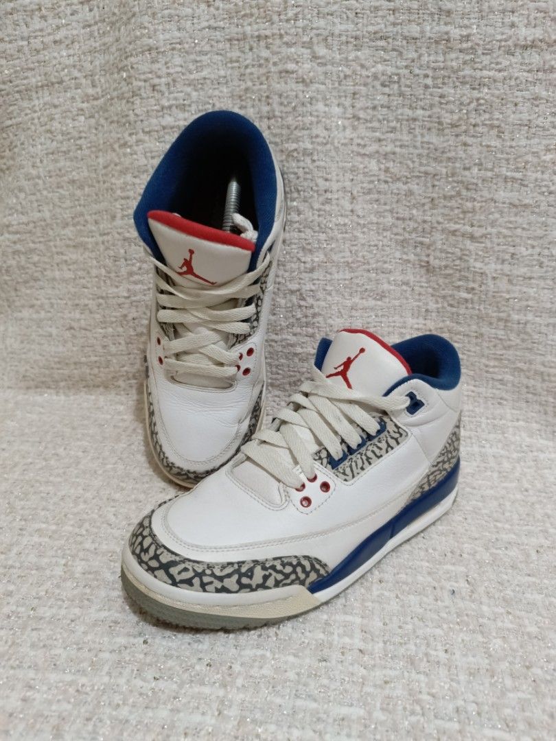 Air Jordan 3 Retro White Cement Blue Red (Category: Sneakers) located in Dagupan City. Submitted by luckylion_06c3bd (Listing ID 1464480508, Image 1). Description: US: 6Y UK: 5.5 EUR: 38.5 24 CM.