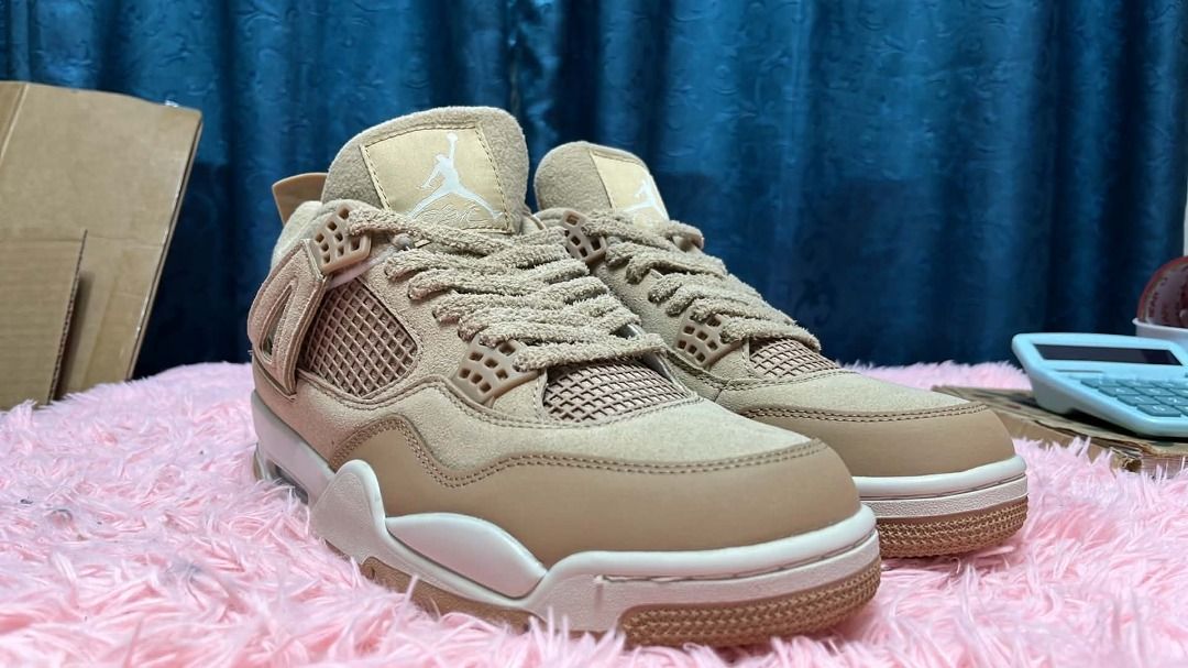 Air Jordan 4 Retro SE "Craft" Photon Dust (Category: Sneakers) located in Caloocan City. Submitted by trevor_rabbit (Listing ID 1464515683, Image 3). Description: - Air Jordan 4 Retro SE 'Craft' Photon Dust - Size: 9.5 US Men's - Premium materials: Suede and Leather - Iconic Jordan silhouette - Ideal for collectors and everyday wear - Comes with original box.