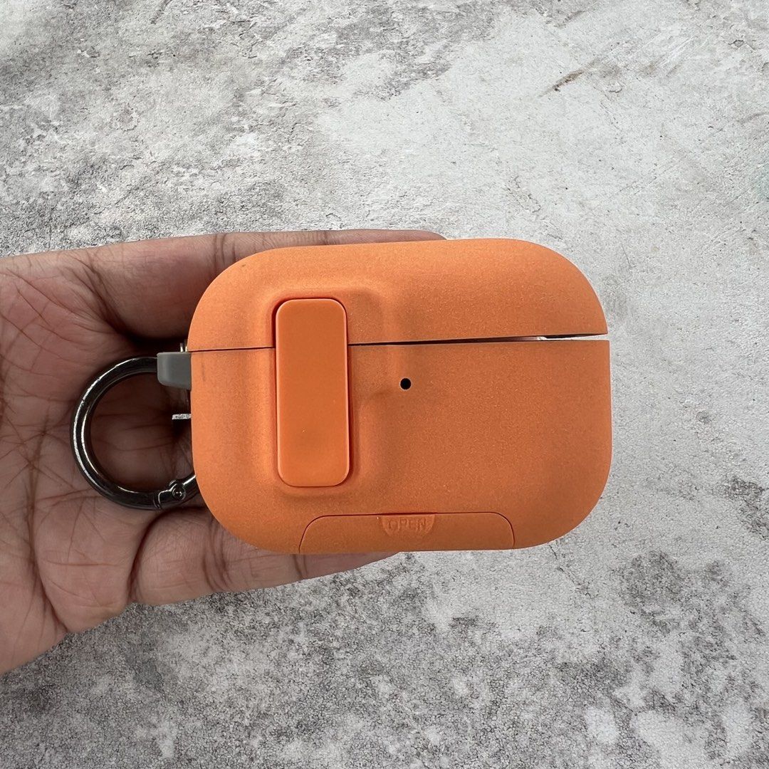 Airpods Pro 3 Protective Hard Case (Category: Earphones) located in Cebu City. Submitted by luckyyfindss (Listing ID 1464442692, Image 1). Description: Airpods Pro 3 Protective Case - Still in great condition - No issues Courier, Shipping, or Deliver thru: J&T 🚚 Mode of Payment: Maribank 💸 Check my reviews and feedbacks for your assurance and peace of mind ✅ PM or DM me for more details 📩.