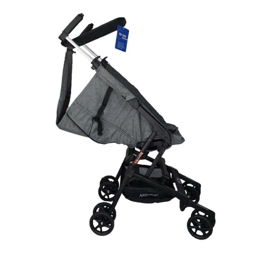 Akeeva Atom Stroller (Category: Strollers) located in Pasig City. Submitted by ela_zen15 (Listing ID 1464406487, Image 2). Description: Akeeva Atom Stroller Ultra Compact Cabin/Hand Carry Stroller Designed to fit in an airplane overhead compartment Can do lalamove sagot nyo po sf.
