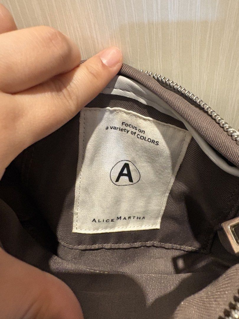 Alice Martha Sling bag (Category: Cross-body Bags) located in Davao. Submitted by cha1994 (Listing ID 1464442922, Image 2). Description: .