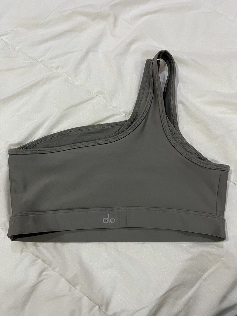 Alo Bra (Category: Activewear) located in Muntinlupa City. Submitted by jane226ph (Listing ID 1464503543, Image 2). Description: Original / Authentic Purchased from the store .