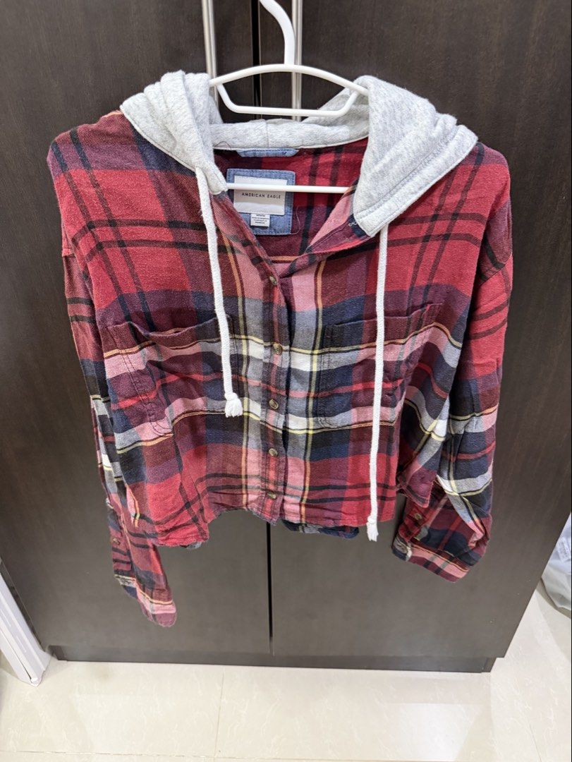 America Eagle Hoodie (Category: Coats, Jackets and Outerwear) located in Mandaluyong City. Submitted by mry.mry (Listing ID 1464565248, Image 1). Description: .