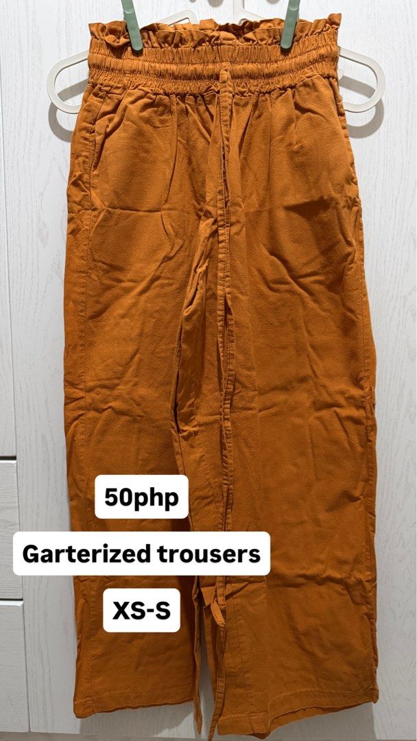 AMERICAN EAGLE / PULL&BEAR / FORME BOTTOMS FOR SALE (Category: Jeans) located in Manila. Submitted by anneguillen (Listing ID 1464533543, Image 2). Description: American Eagle Cargo Pants Pull&Bear Skinny Jeans ForMe Bottoms GRAB ALL FOR 950 Loc: Montalban, Rizal.