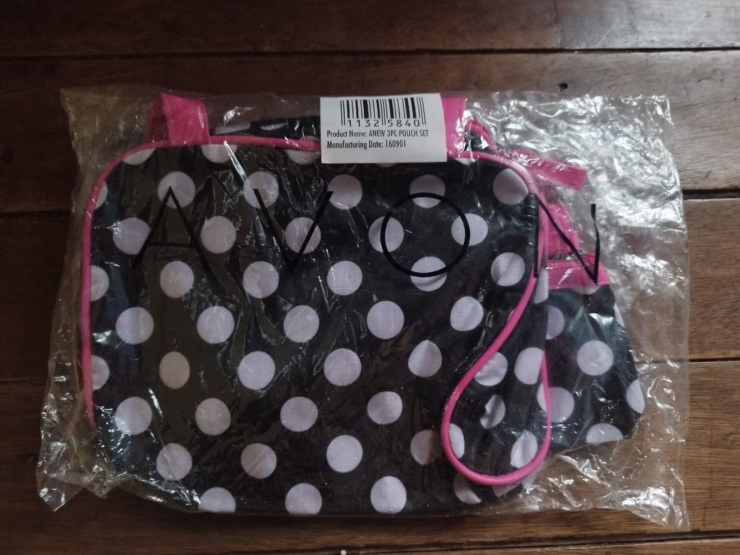 ANEW 3-Piece Pouch Set (Category: Purses & Pouches) located in Cavite. Submitted by plorb (Listing ID 1464374376, Image 3). Description: ANEW 3-Piece Pouch Set Brand: Avon Condition: New, unused ₱400.