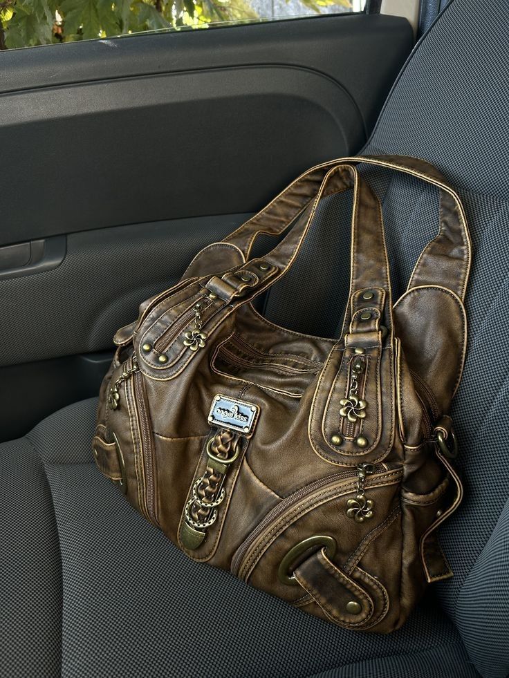 Angel kiss Bag brown (Category: Shoulder Bags) located in General Trias. Submitted by deaddovedonoteat (Listing ID 1464461665, Image 2). Description: .