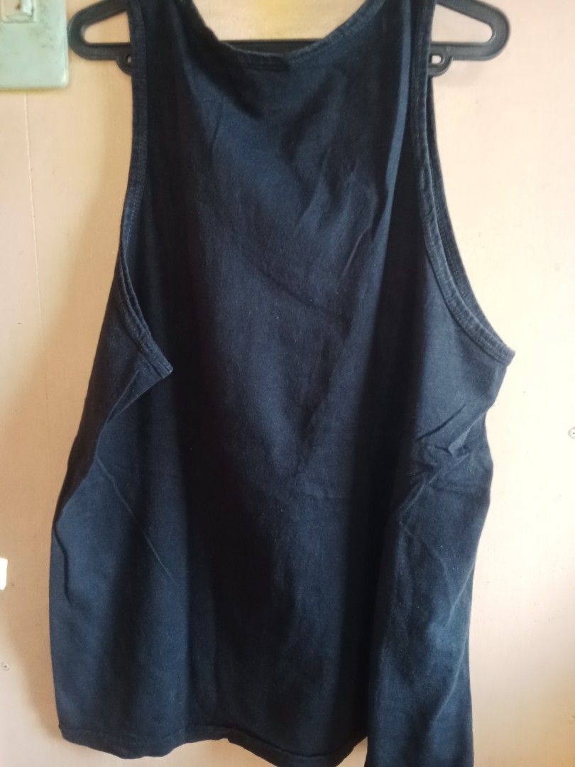 Anvil Batman Graphic Tank Top Size L (Category: Tshirts & Polo Shirts ) located in Bacolod City. Submitted by vaststar.8be4bd (Listing ID 1464420071, Image 2). Description: - Black Anvil tank top with a cool Batman graphic print. - Made of 100% pre-shrunk cotton for lasting comfort. - Measurements: 20 inches wide, 28 inches long. - Perfect for any Batman enthusiast! - Easy care: Machine wash warm with like colors..
