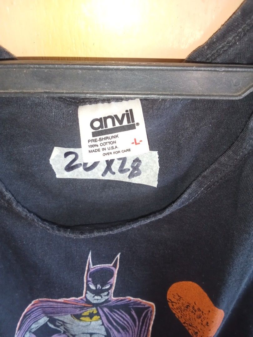 Anvil Batman Graphic Tank Top Size L (Category: Tshirts & Polo Shirts ) located in Bacolod City. Submitted by vaststar.8be4bd (Listing ID 1464420071, Image 3). Description: - Black Anvil tank top with a cool Batman graphic print. - Made of 100% pre-shrunk cotton for lasting comfort. - Measurements: 20 inches wide, 28 inches long. - Perfect for any Batman enthusiast! - Easy care: Machine wash warm with like colors..