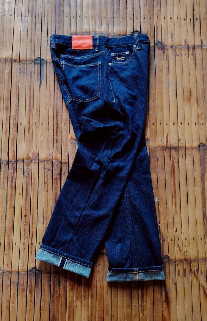 AOM × PLAC REGULAR RISE RAW SELVEDGE DENIM👖 (Category: Jeans) located in Bislig. Submitted by tuazons21 (Listing ID 1464510464, Image 1). Description: AOM × PLAC REGULAR RISE RAW SELVEDGE DENIM👖 SIZE 31 DIMES : 15.5×40 ACTUAL WAIST : 15.5 LENGTH : 40 HEM : 8 THIGH : 12 CR : 10/10 NO FLAWS GOOD AS NEW CONDITION DETAILS POSTED⤵️ 1,300💸 + SF✈️ DM TO PURCHASE 💸📩.