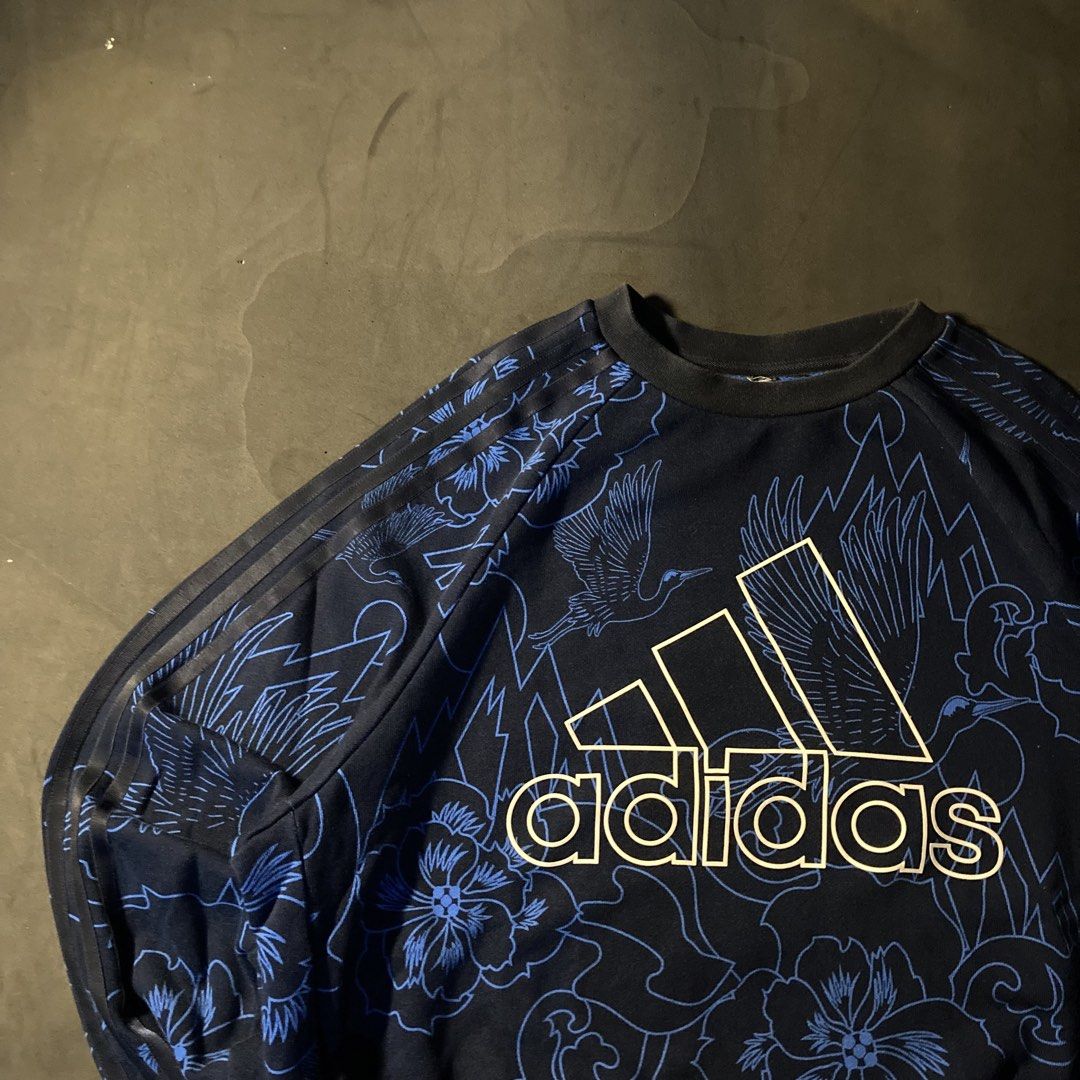 AOP ADIDAS SWEATER (Category: Coats, Jackets and Outerwear) located in San Pablo. Submitted by 3tresfinds (Listing ID 1464484929, Image 2). Description: PM SA DEETS BOXY FIT.