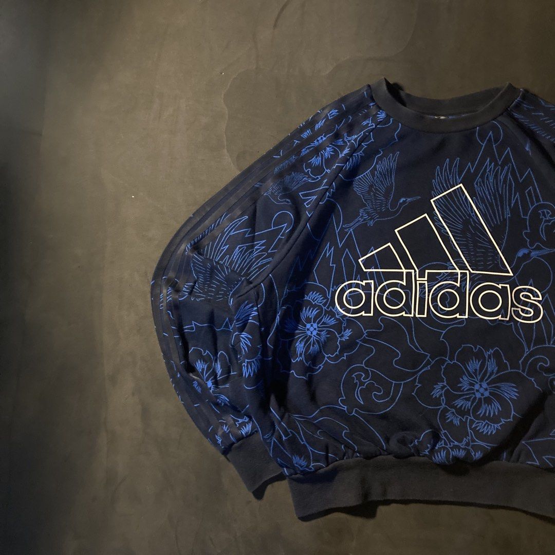 AOP ADIDAS SWEATER (Category: Coats, Jackets and Outerwear) located in San Pablo. Submitted by 3tresfinds (Listing ID 1464484929, Image 3). Description: PM SA DEETS BOXY FIT.