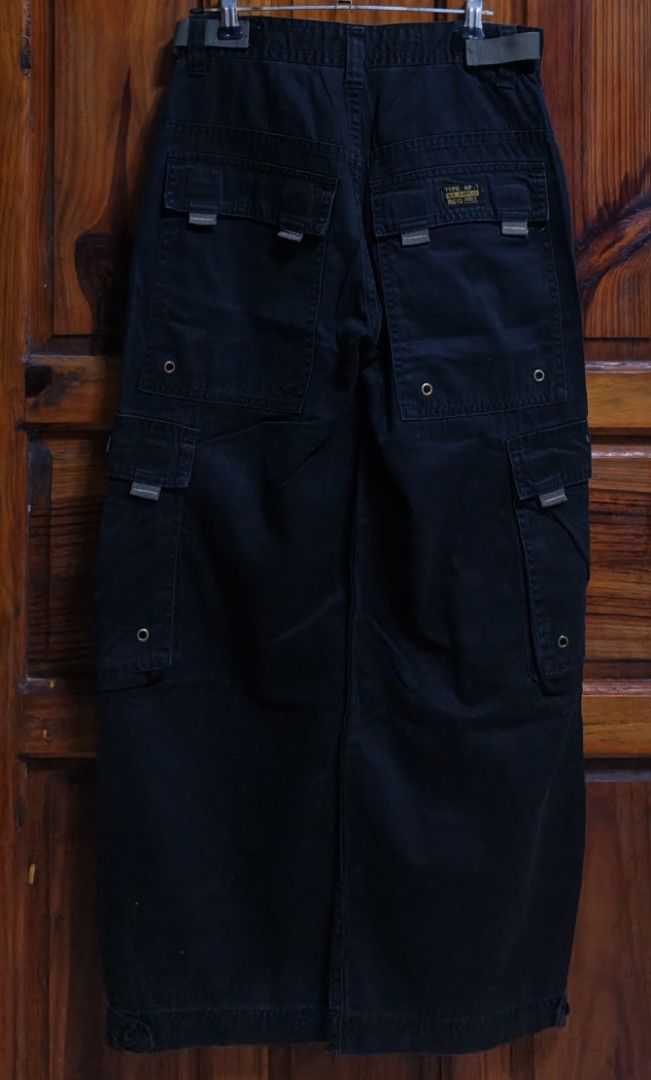 A.P. CO. Vintage Surplus Cargo Pants Type AP-1 (Category: Jeans) located in Baguio. Submitted by jbv.ph (Listing ID 1464363325, Image 1). Description: - Vintage A.P. CO. Cargo Pants - Model: AP-1 - Material: 100% Cotton - Origin: Made in South Africa - Size: 12 - Features: Multiple pockets with button and strap closures - Adjustable waist straps with buckle 24-26 length 35 *wala lang butones .