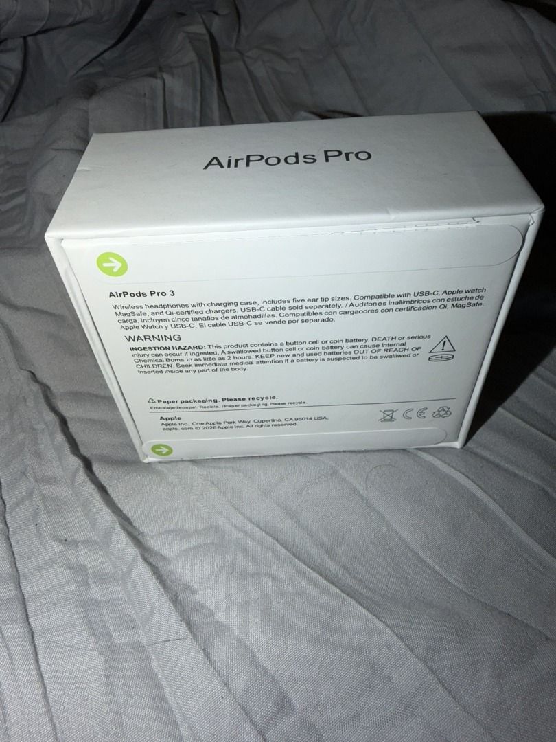 Apple AirPods Pro 3 （分類：耳機）位於 Hong Kong。 由 azuresong186719 提交（商品編號 1464486466，圖片 3）。簡介： AirPods Pro Gen3，Apple 新款降噪無線耳機，有埋 MagSafe 無線充電盒，支援無線充電同 USB-C。有主動消噪、心率偵測，IP57 防水防塵。呢套係朋友送嘅生日禮物，我已經有一副，所以轉售，全新未拆，未綁 Apple ID。