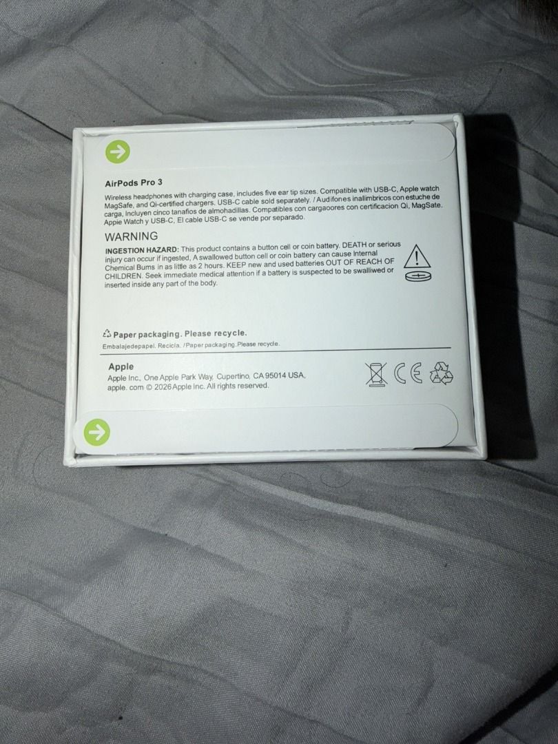 Apple AirPods Pro 3 （分類：耳機）位於 Hong Kong。 由 azuresong186719 提交（商品編號 1464486466，圖片 2）。簡介： AirPods Pro Gen3，Apple 新款降噪無線耳機，有埋 MagSafe 無線充電盒，支援無線充電同 USB-C。有主動消噪、心率偵測，IP57 防水防塵。呢套係朋友送嘅生日禮物，我已經有一副，所以轉售，全新未拆，未綁 Apple ID。