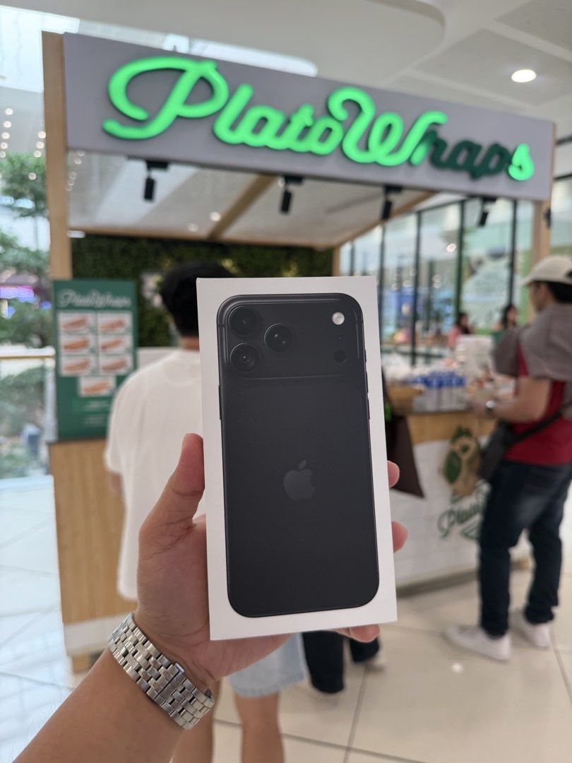Apple iPhone 18 Pro Max (Brand New) (Category: iPhone 18 Series) located in Navotas City. Submitted by darkseed4 (Listing ID 1464371050, Image 3). Description: Brand new, sealed iPhone 18 Pro Max (Silver). From Singapore and same variant satin. With 1 sim and esim. Selling for low price. Meet up within MNL.