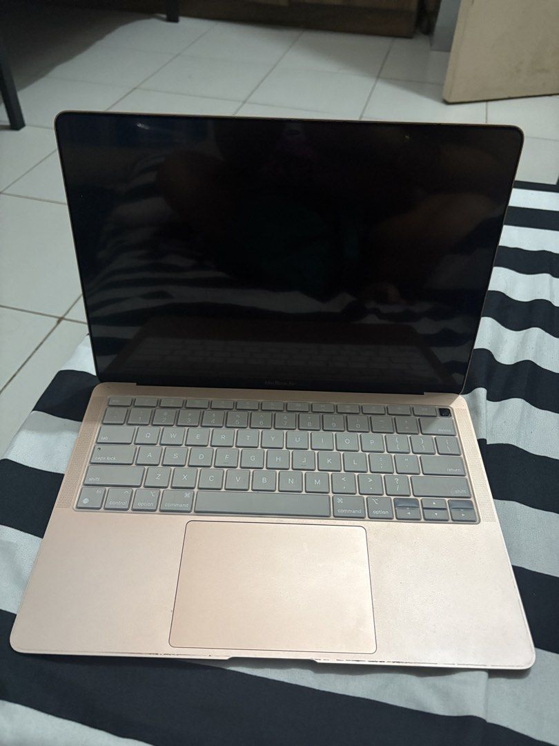 Apple MacBook Air Rose Gold 2020 (Category: Laptops & Notebooks) located in Paranaque City. Submitted by wardrobehaven. (Listing ID 1464474173, Image 1). Description: Display: 13.3-inch Retina display (2560-by-1600 resolution) with True Tone technology. Processor: 10th-generation Intel Core i3 (dual-core), i5 (quad-core), or i7 (quad-core). Memory: 8GB or 16GB of 3733MHz LPDDR4X RAM. RUSH SALE!! Batt health: Normal.