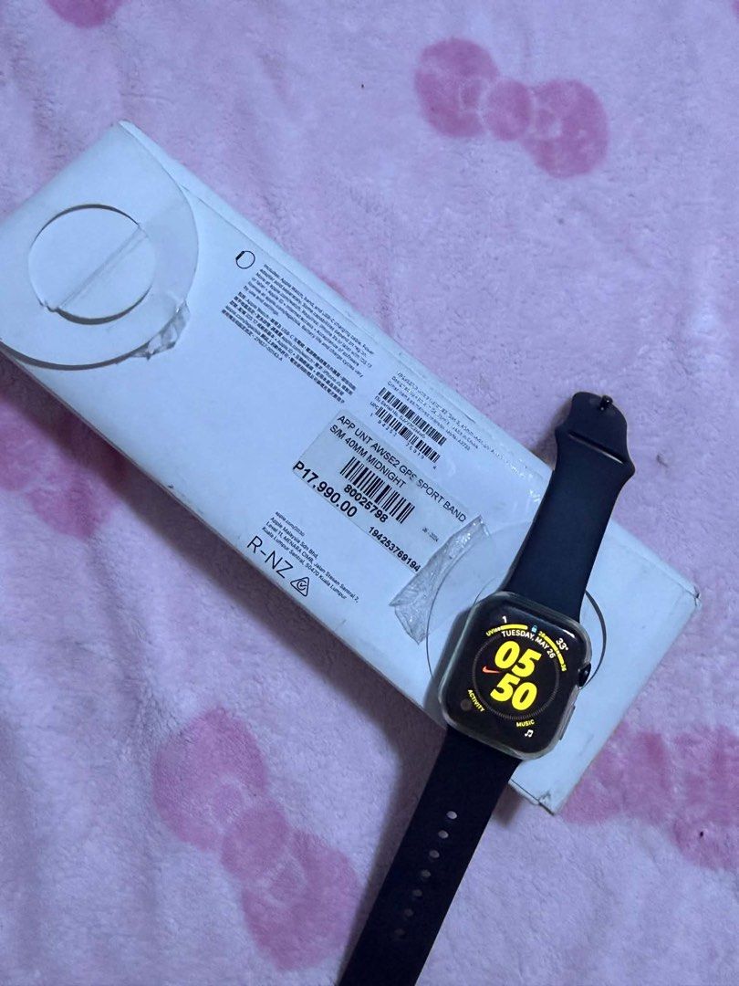 Apple watch 2nd gen SE (Category: Wearables & Smart Watches) located in Rizal. Submitted by hellofashion_00 (Listing ID 1464391312, Image 2). Description: 40mm 89%BH NO ISSUE WITH COMPLETE INCLUSION super kinis.