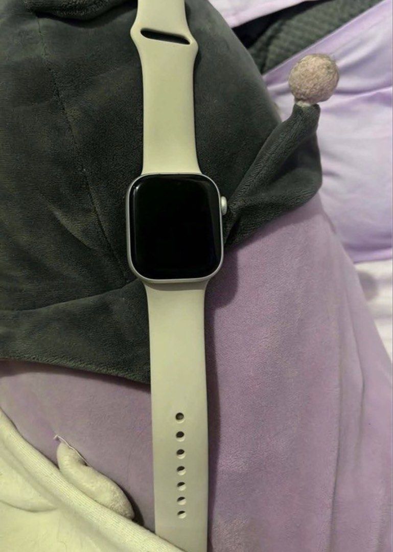 Apple Watch Series 10 (Category: Women's Watches) located in Manila. Submitted by businesspform (Listing ID 1464469899, Image 1). Description: for sale! apple watch 42mm but 41mm nalang yung sa wrist strap since pinapalitan ko para maadjust and exact sa wrist ko. open for meet ups! & lalamove :) .
