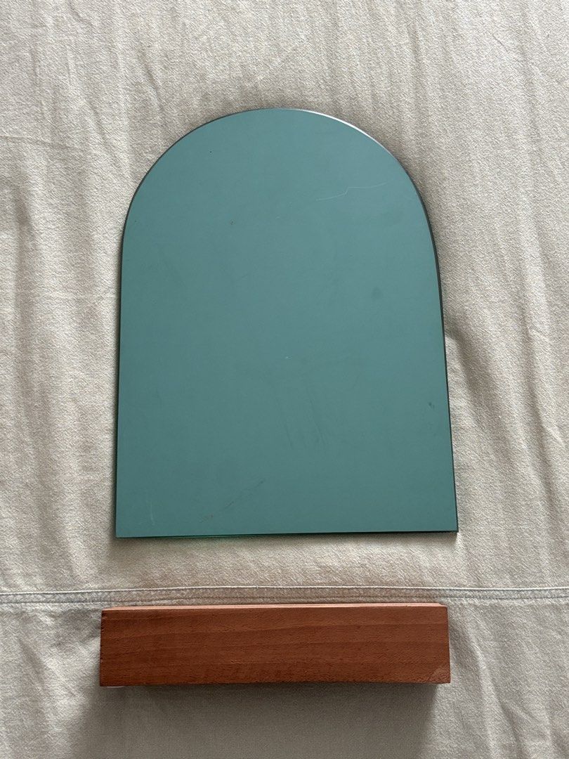 Arch Mirror with Wooden Stand (Category: Mirrors) located in Quezon City. Submitted by marlo19 (Listing ID 1464363977, Image 3). Description: Natural wood base/stand. Works great as a vanity table. See pics for dimensions..