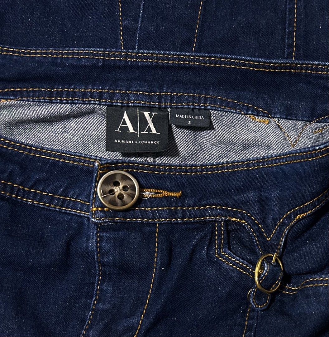 ARMANI XCHANGE (Category: Skirts) located in Davao. Submitted by sart0ria85 (Listing ID 1464499482, Image 3). Description: A dark blue mini skirt denim in 98%COTTON 2%ELASTANE MADE IN CHINA 🇨🇳 XSMALL. Size 2 EXCELLENT CONDITION (98/100).